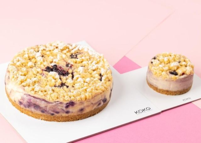 Mini Blueberry Crumble Cheesecake